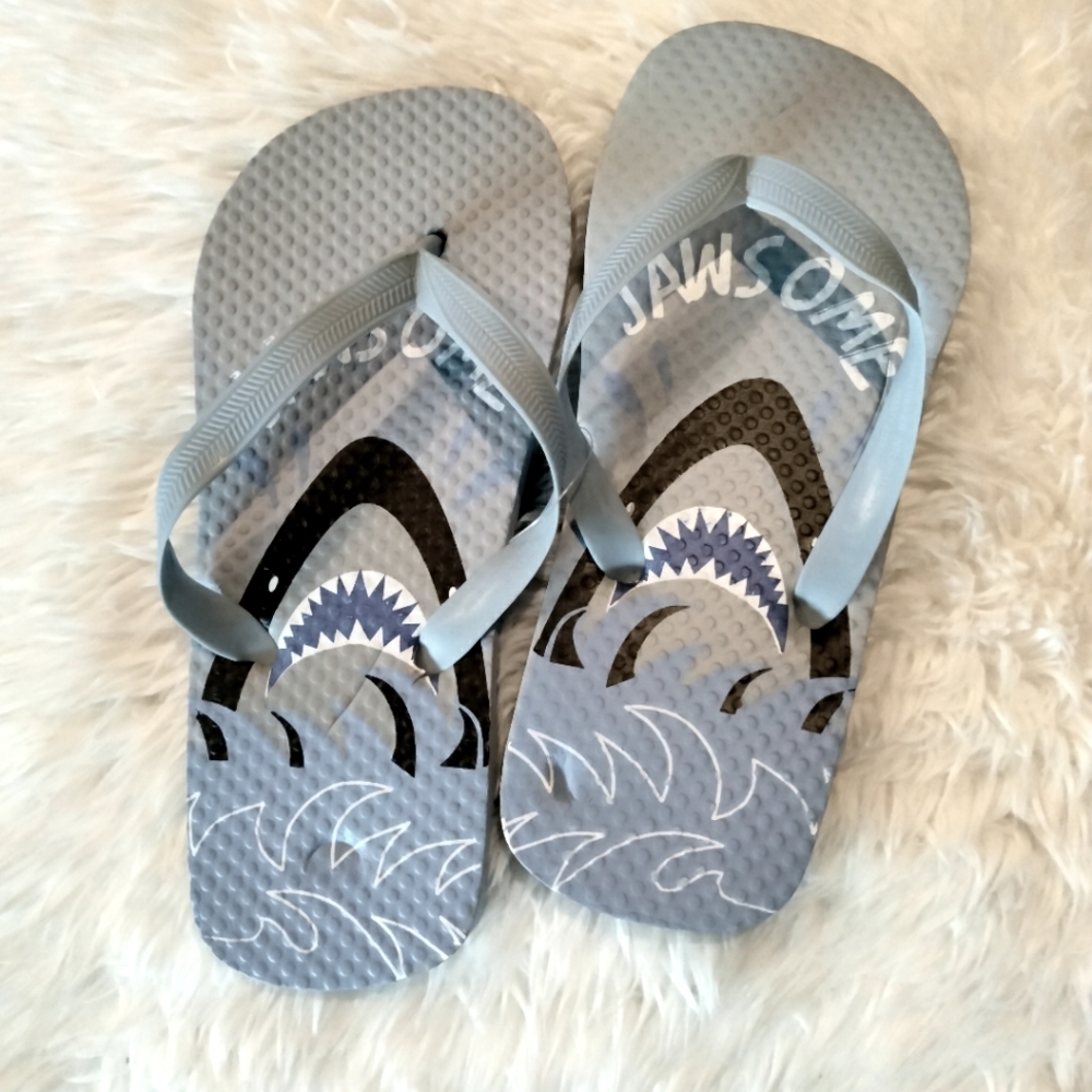 5 for $10🥳 Kids boys shark flip flops